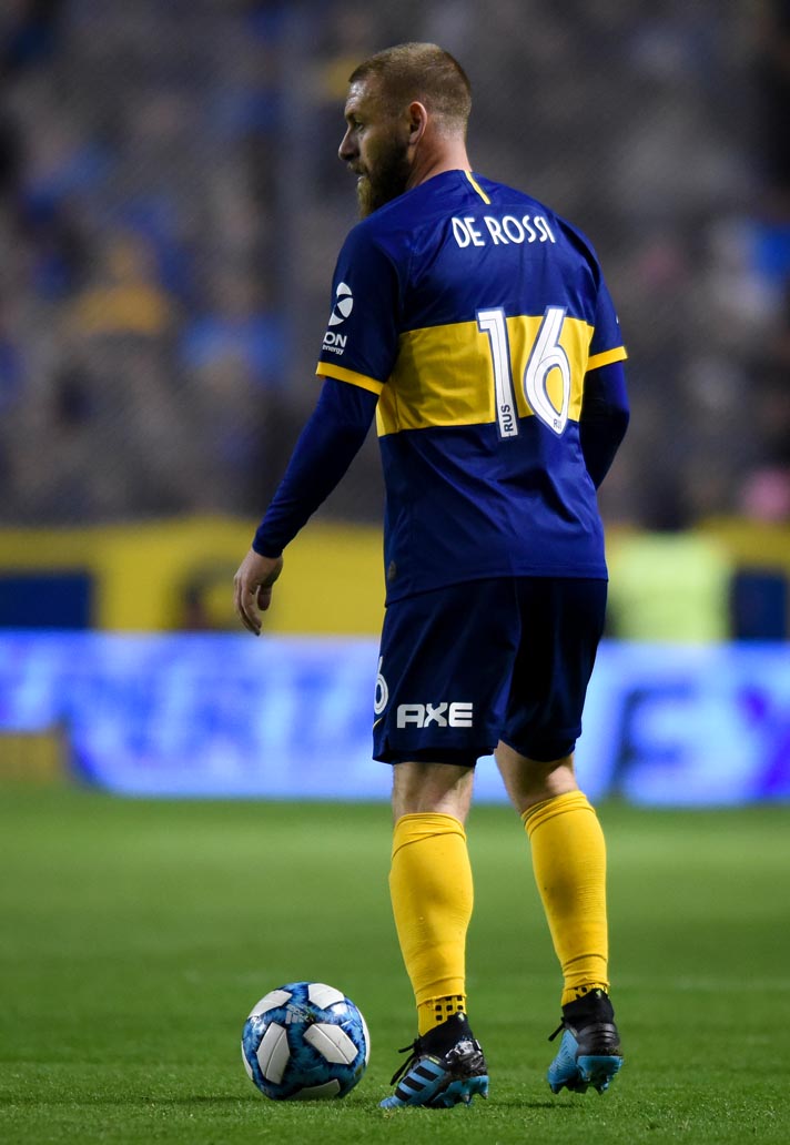 Legend Daniele De Rossi Cuts Hole In Boots Here Is Why Footy